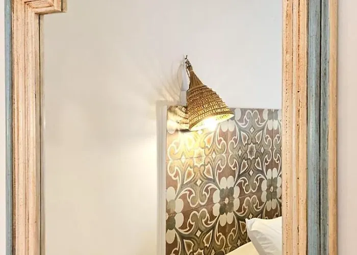 Puloni Oda ve Kahvaltı 3*