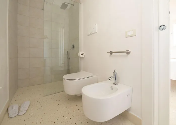 Puloni Oda ve Kahvaltı 3*